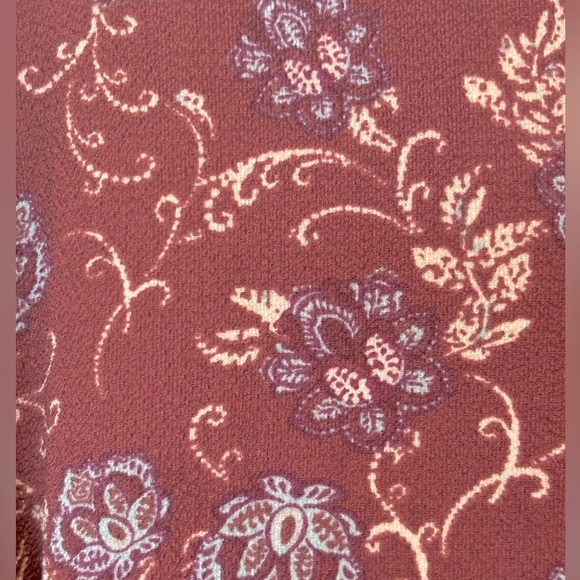 Massini Burgundy Top w/ fall tones, floral pattern. Size 1X - Picture 3 of 7